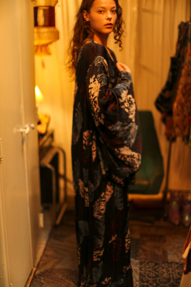 PINA SILK KIMONO RED AND BLUE ARTIST