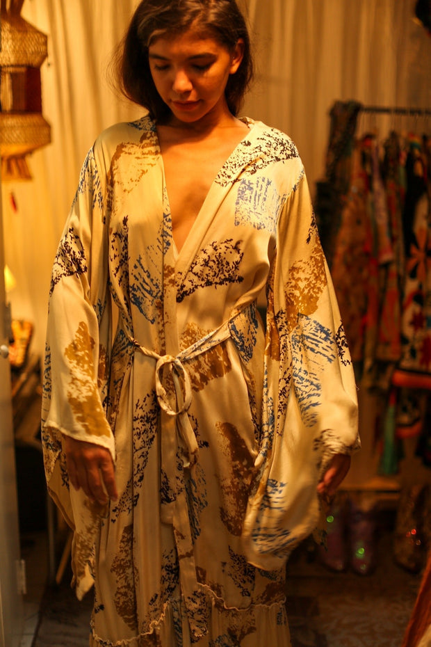 PINA SILK KIMONO CREAM ARTIST - BANGKOK TAILOR CLOTHING STORE - HANDMADE CLOTHING