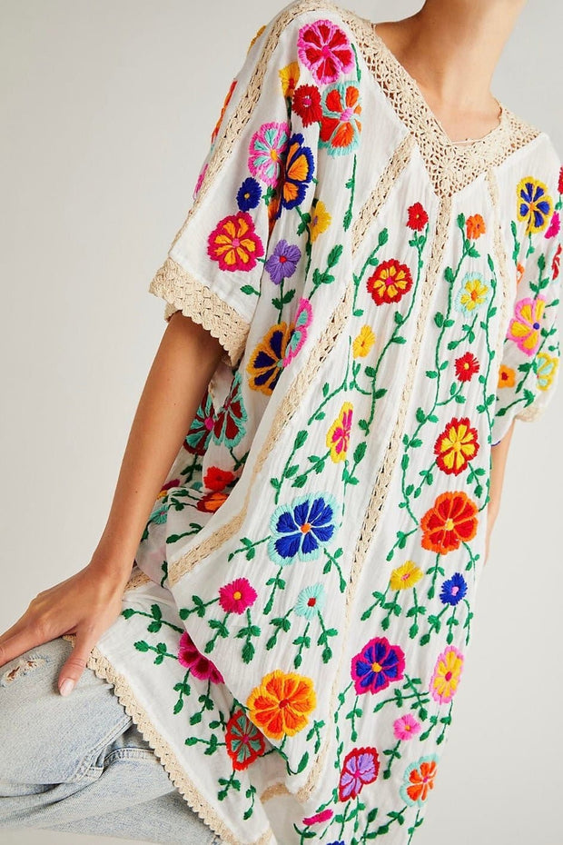 BELLA FLOR EMBROIDERED CAFTAN X FREE PEOPLE - sustainably made MOMO NEW YORK sustainable clothing, dress slow fashion