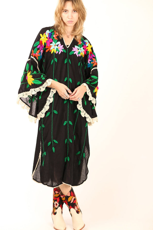 EMBROIDERED KAFTAN NATALIE - sustainably made MOMO NEW YORK sustainable clothing, resort2023 slow fashion