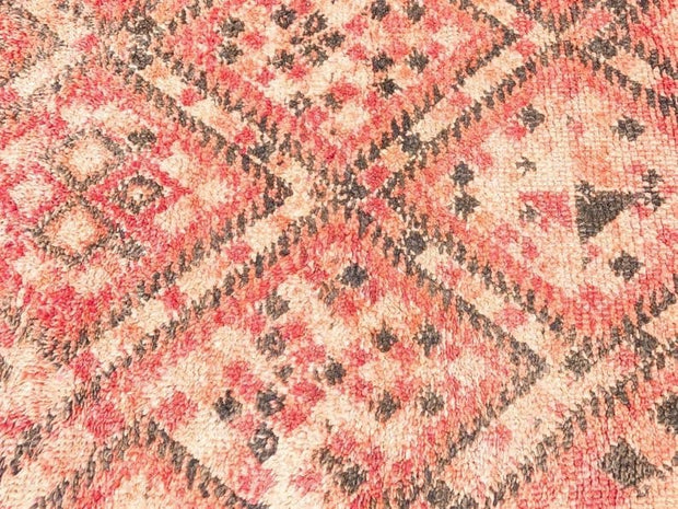 moroccan rug from Beni mguild, berber handmade area rug - sustainably made MOMO NEW YORK sustainable clothing, rug slow fashion